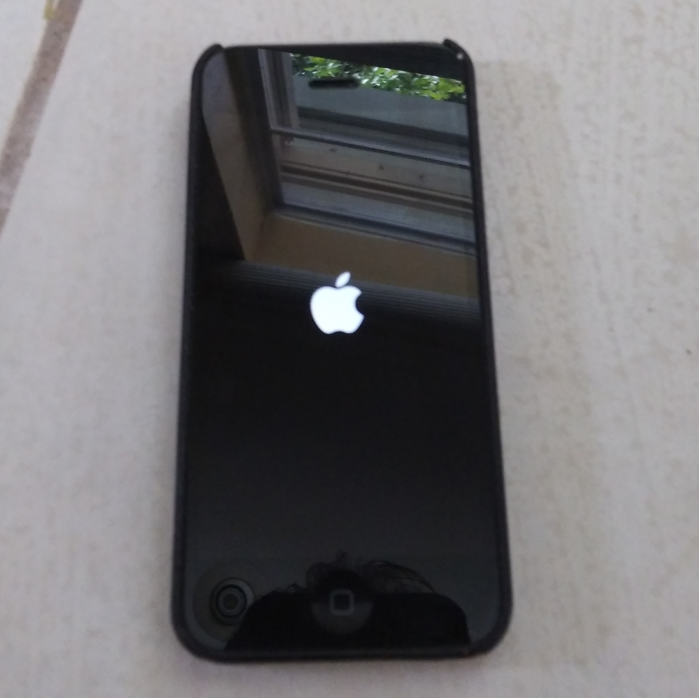 Apple 2012 iPhone 5 black 12.6 GB AT&T iOS 9 working smartphone MD638LL/A